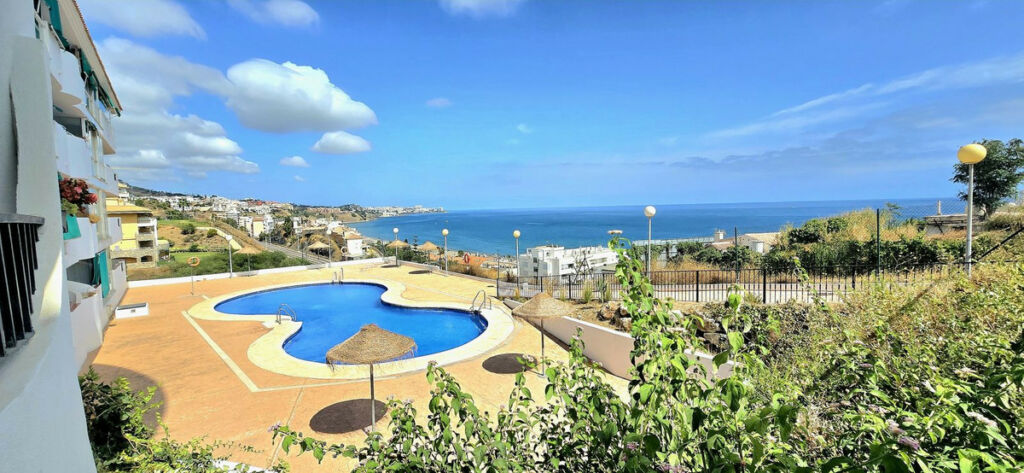 Middle Floor Apartment Fuengirola Málaga - image 18