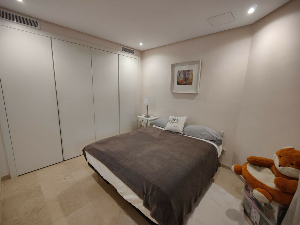 Middle Floor Apartment Puerto Banús Málaga - image 17