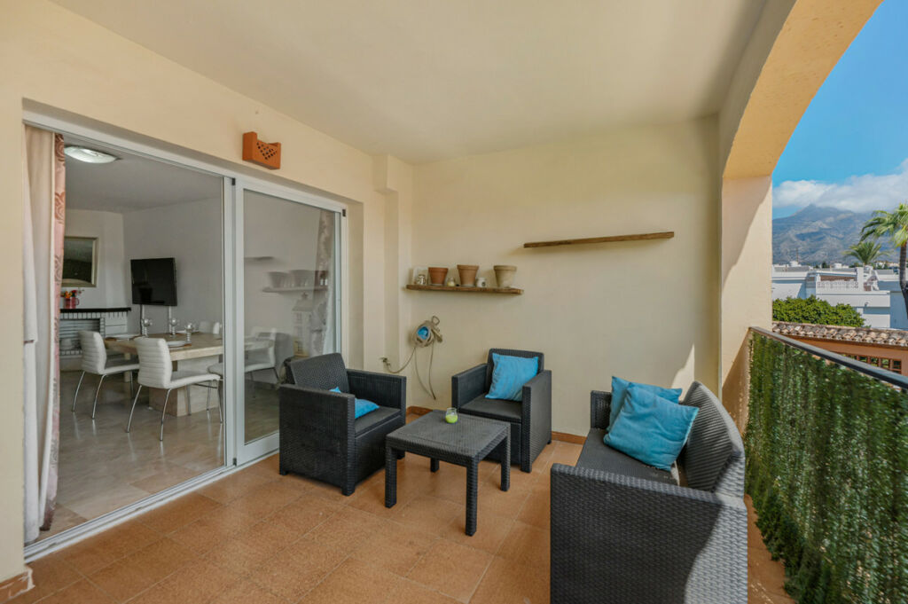 Middle Floor Apartment Nueva Andalucía Málaga - image 17