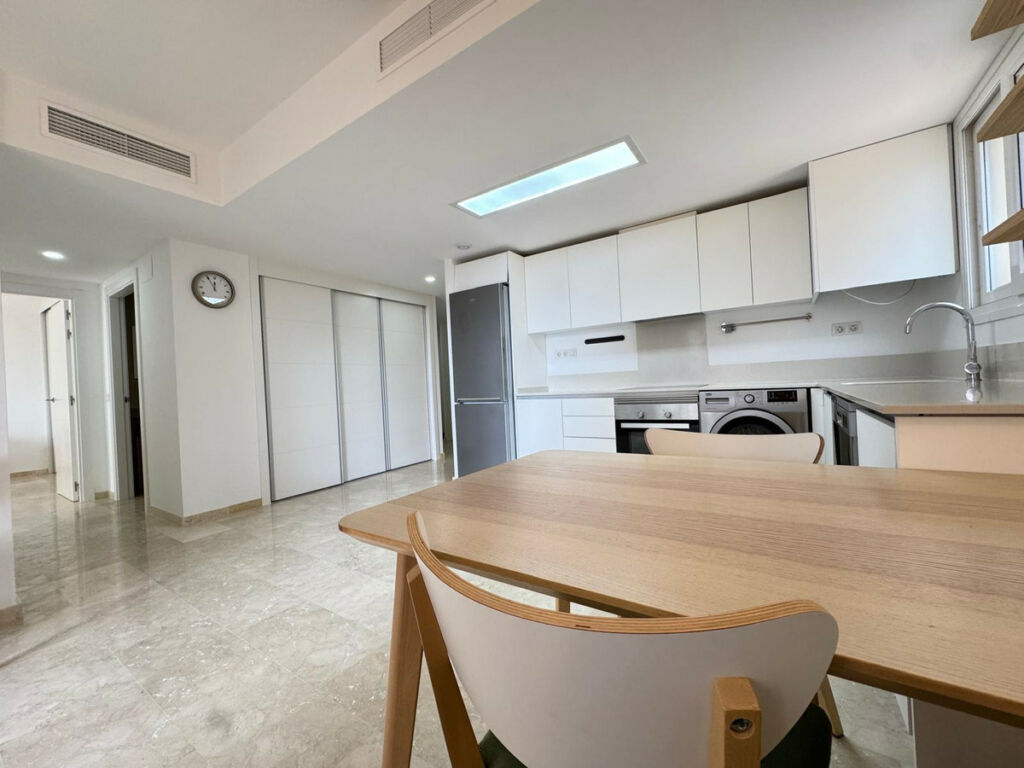Middle Floor Apartment Torrevieja Alicante - image 17