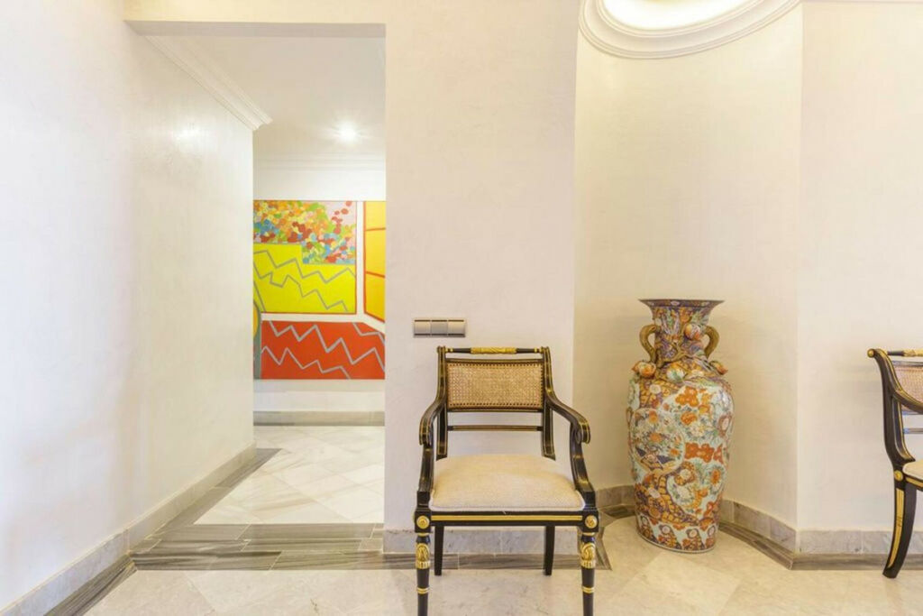 Middle Floor Apartment Puerto Banús Málaga - image 17