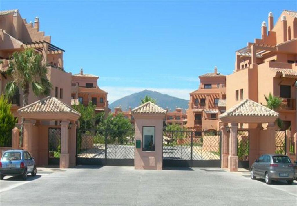 Middle Floor Apartment Hacienda del Sol Málaga - image 17