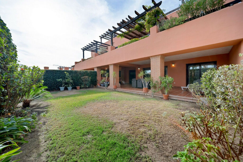 Ground Floor Apartment Casares Málaga - image 17