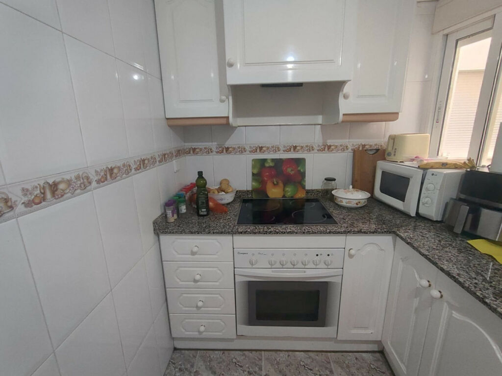 Middle Floor Apartment Torrevieja Alicante - image 17