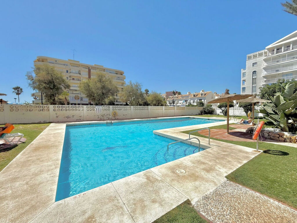 Middle Floor Apartment Fuengirola Málaga - image 17