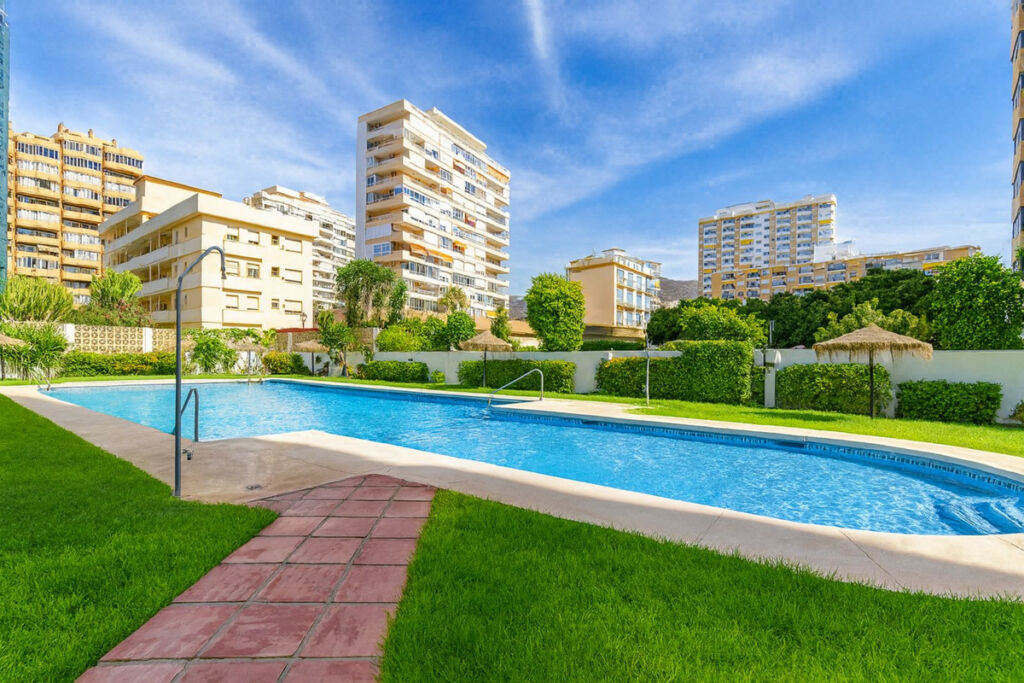 Middle Floor Apartment Los Boliches Málaga - image 17