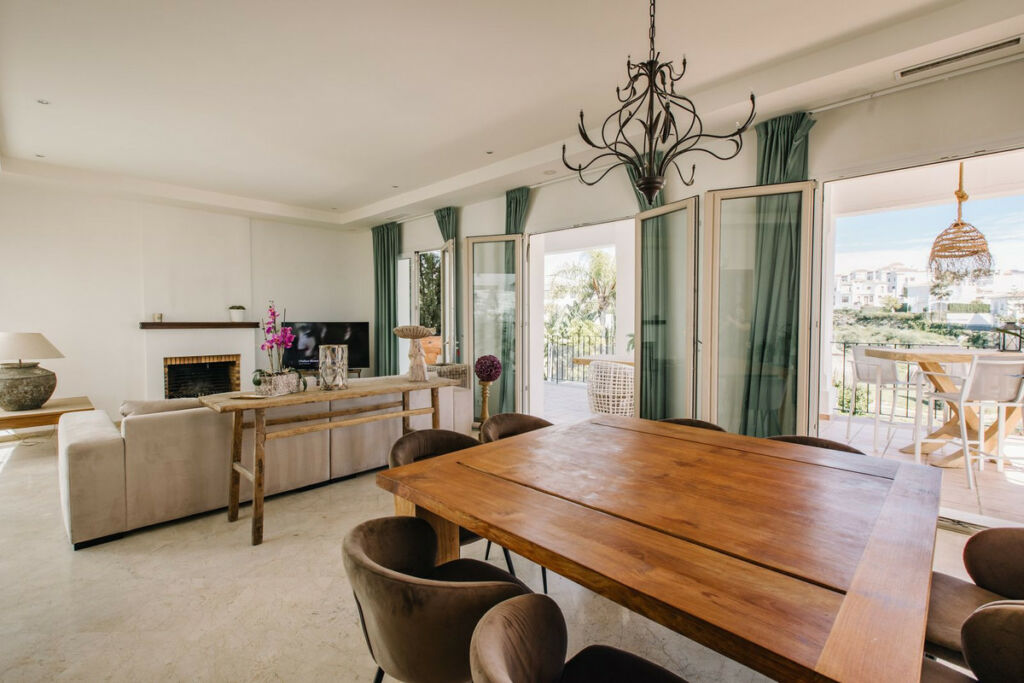 Detached Villa Estepona Málaga - image 17