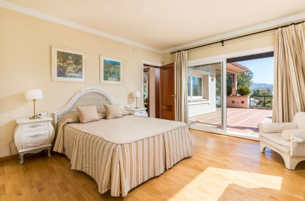 Detached Villa Guadalmina Alta Málaga - image 17