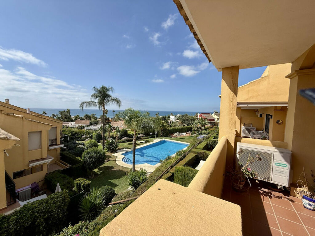 Semi-Detached House Elviria Málaga - image 18