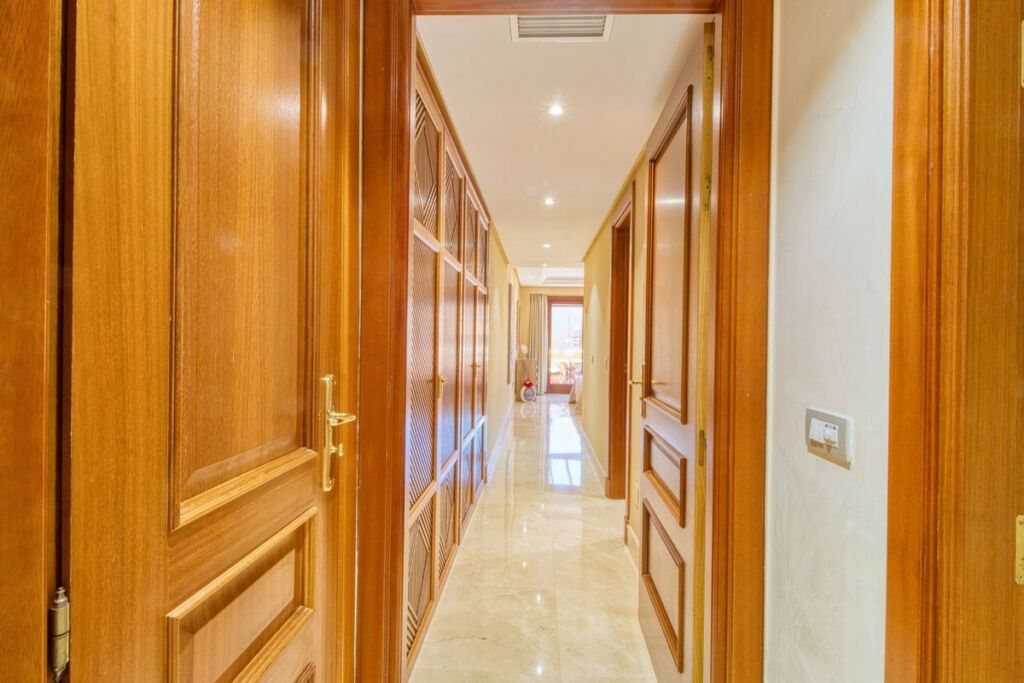 Middle Floor Apartment Estepona Málaga - image 18
