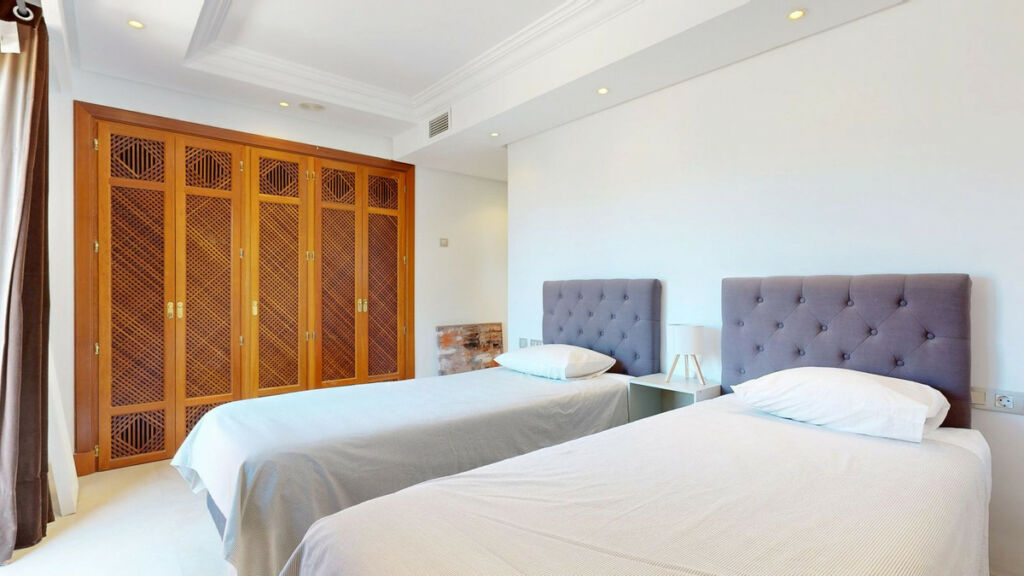 Middle Floor Apartment Estepona Málaga - image 18