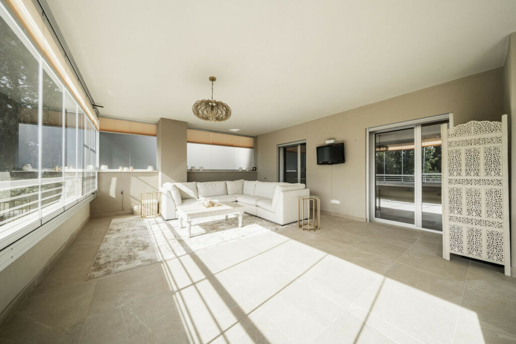 Middle Floor Apartment Estepona Málaga - image 18