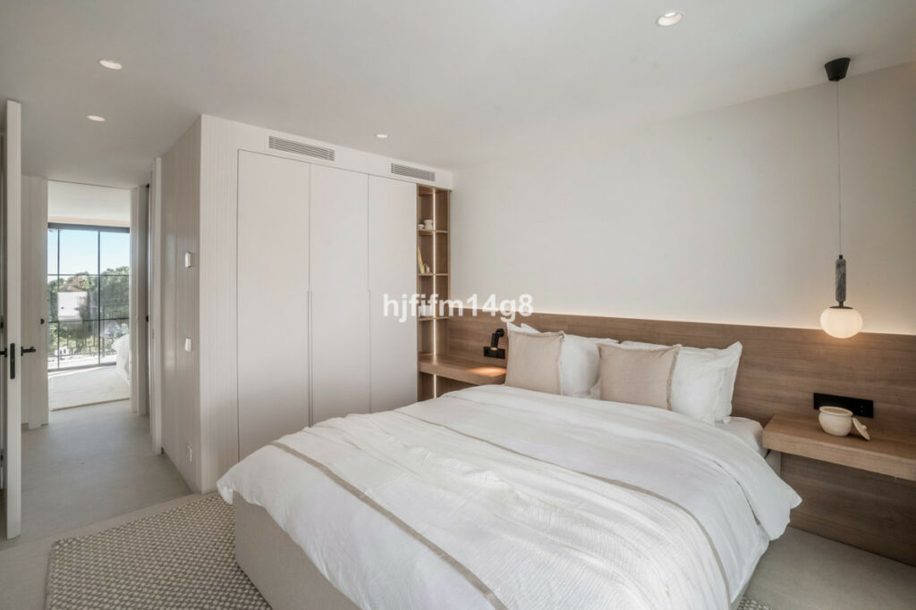 Townhouse Nueva Andalucía Málaga - image 18
