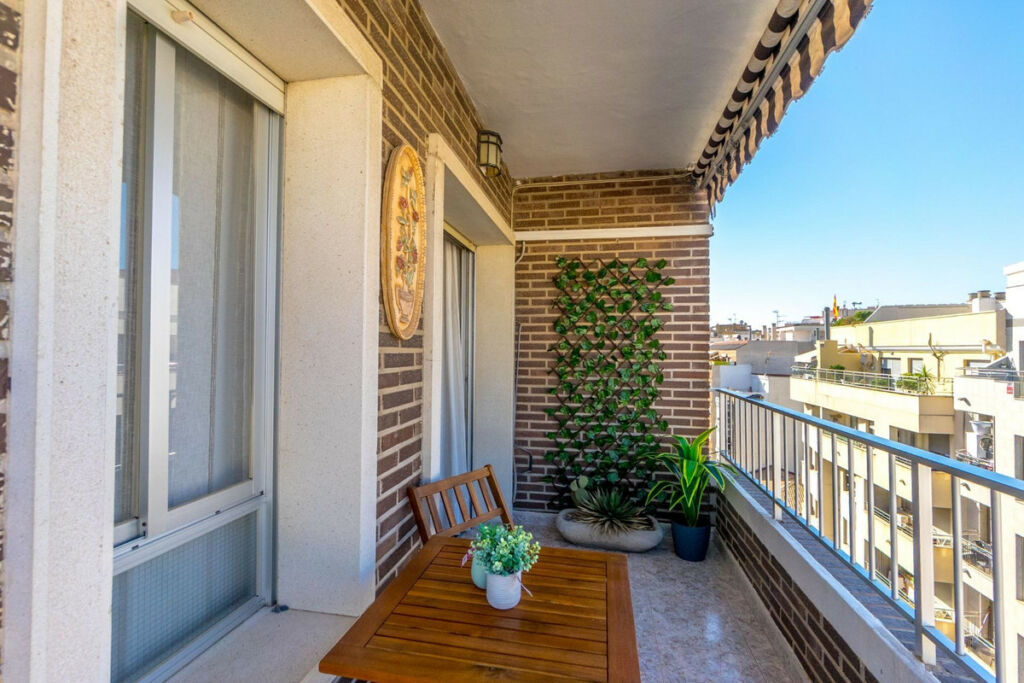Middle Floor Apartment Torrevieja Alicante - image 18