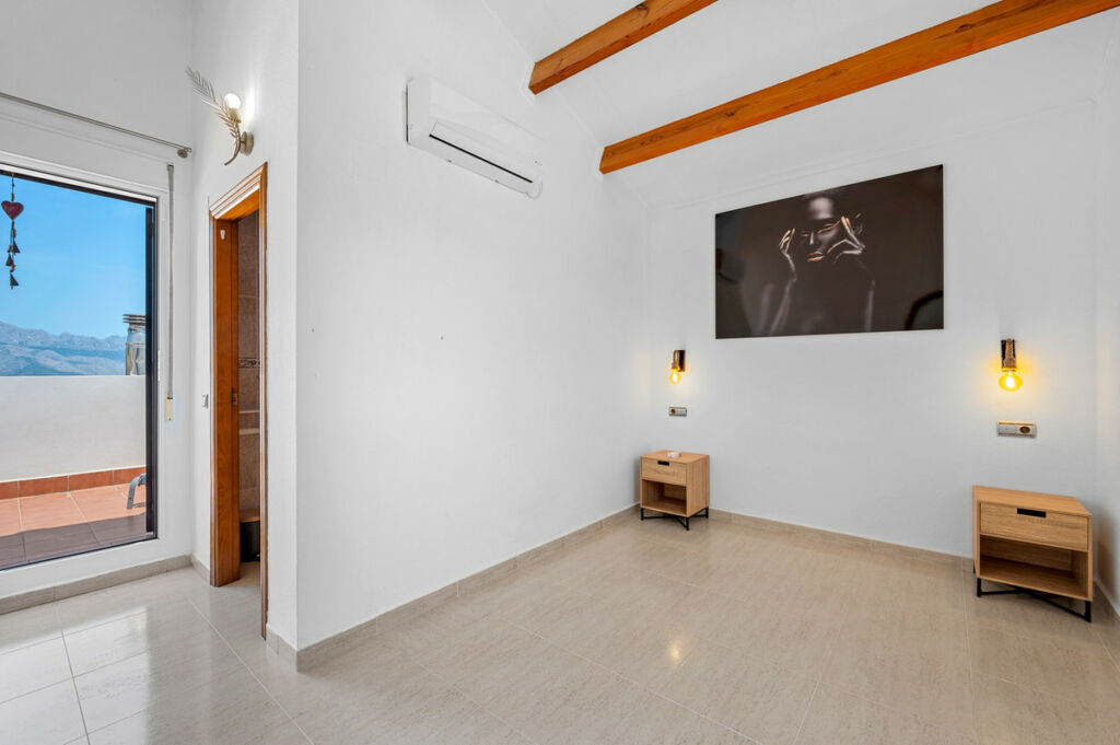 Detached Villa Polop Alicante - image 18