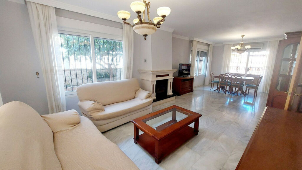 Townhouse Los Boliches Málaga - image 18