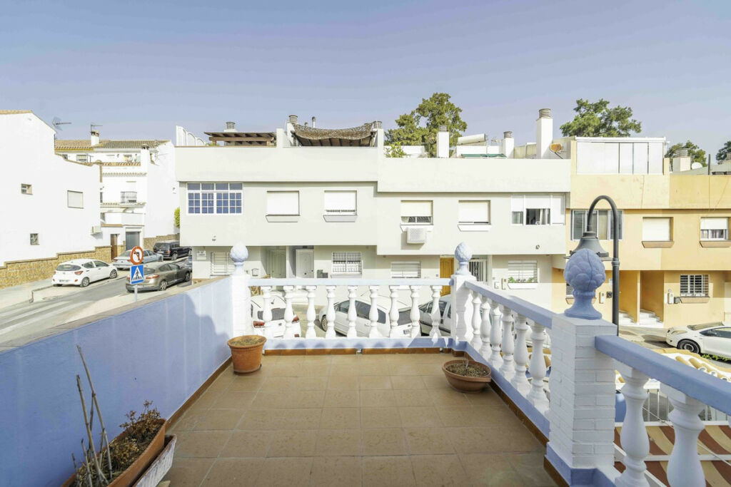 Townhouse Las Lagunas Málaga - image 18