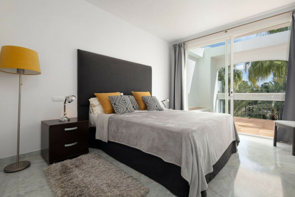 Penthouse Duplex The Golden Mile Málaga - image 18