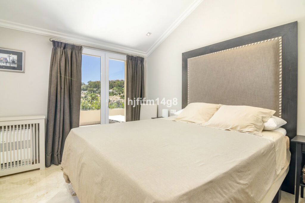 Penthouse Duplex Nueva Andalucía Málaga - image 18