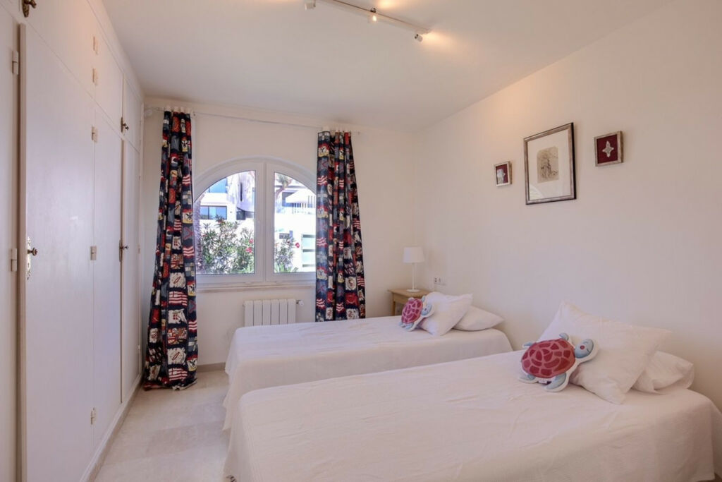 Detached Villa Marbesa Málaga - image 18