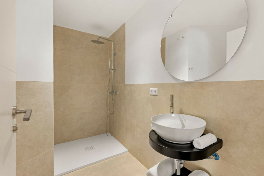 Middle Floor Apartment Nueva Andalucía Málaga - image 18