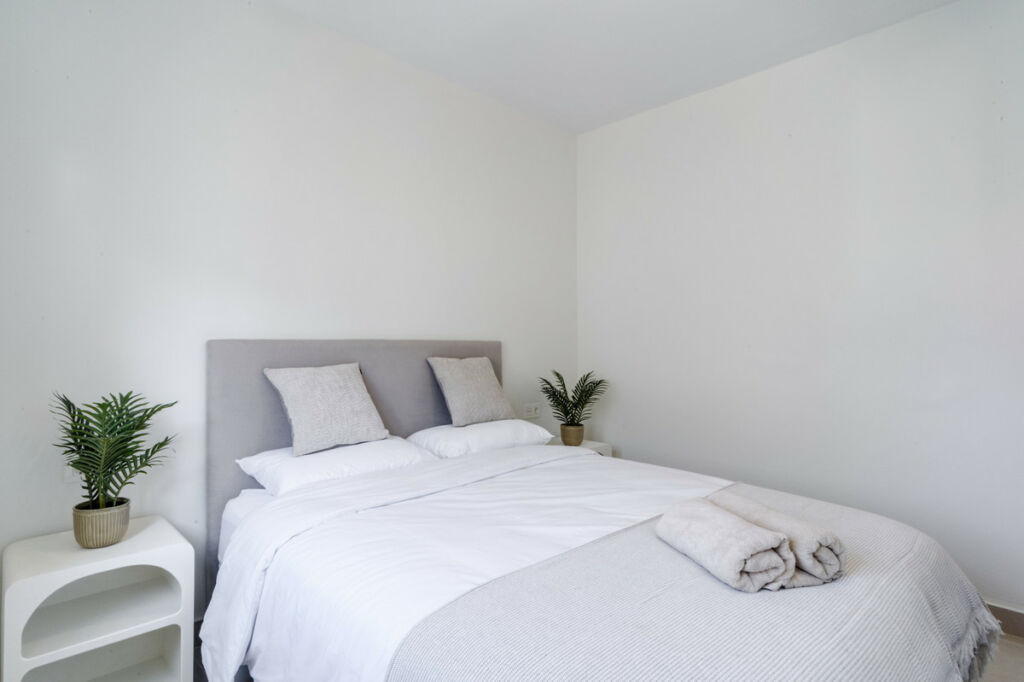 Middle Floor Apartment Estepona Málaga - image 18