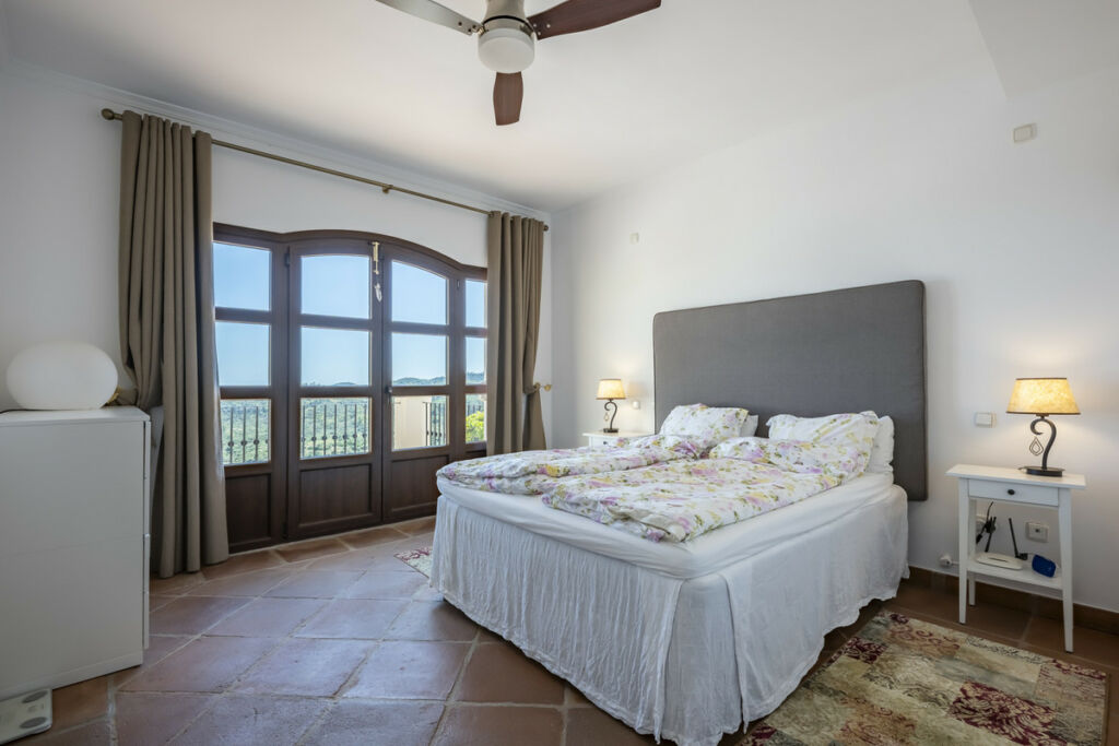 Townhouse Benahavís Málaga - image 18