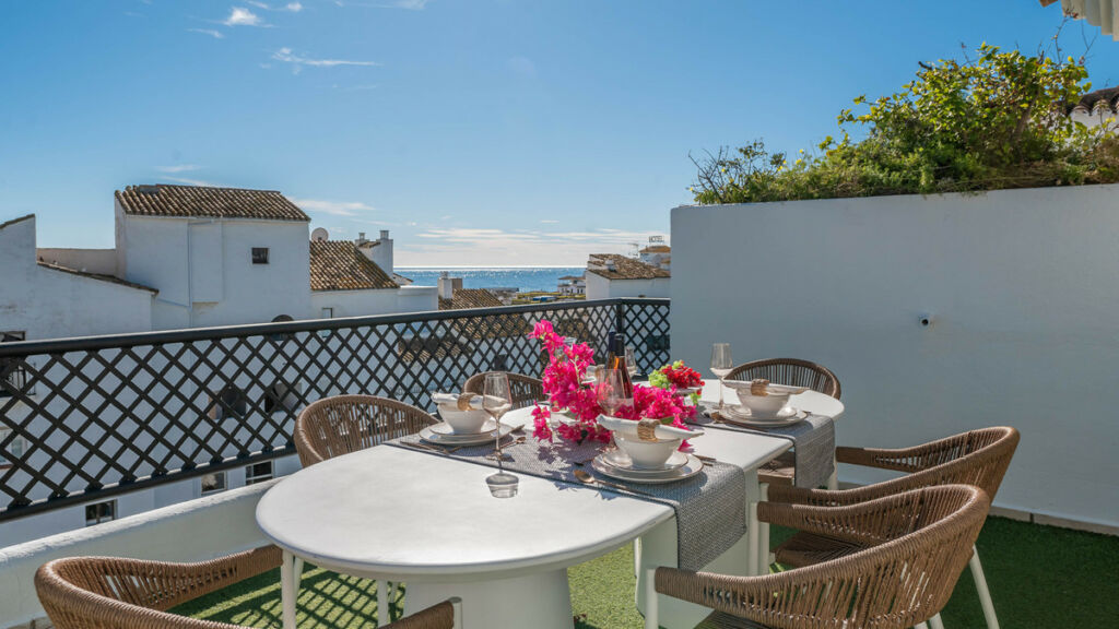 Middle Floor Apartment Puerto Banús Málaga - image 18