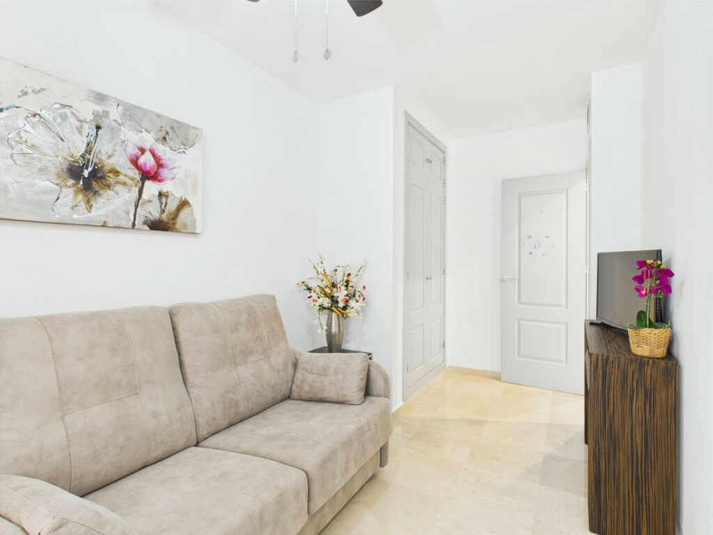 Ground Floor Apartment La Duquesa Málaga - image 18