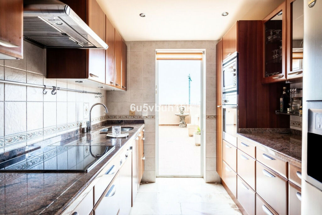 Penthouse Higueron Málaga - image 18