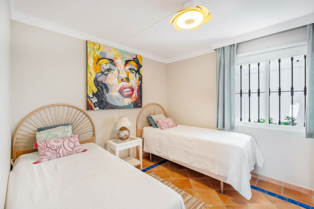 Townhouse Nueva Andalucía Málaga - image 18