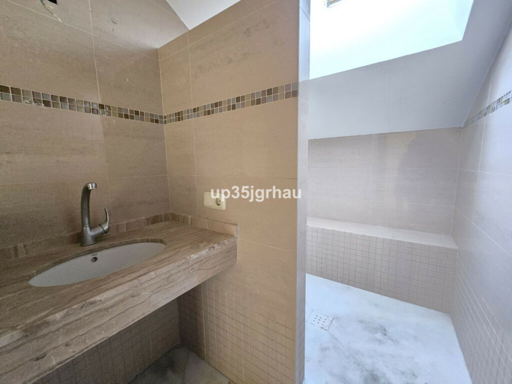 Top Floor Apartment Estepona Málaga - image 18