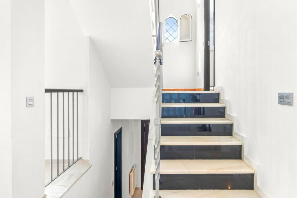 Semi-Detached House Nueva Andalucía Málaga - image 18