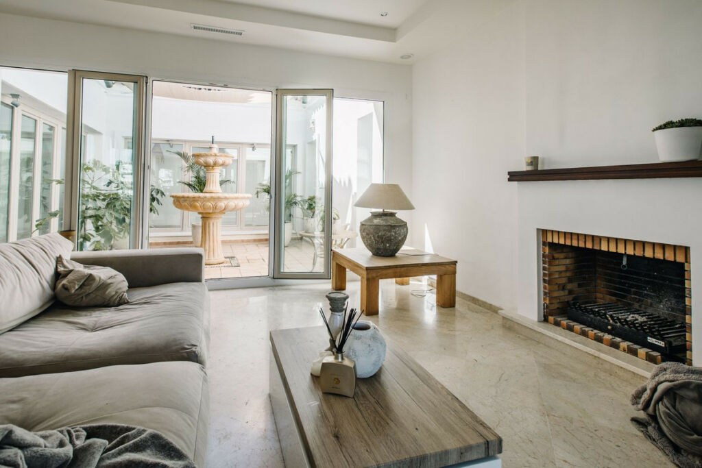 Detached Villa Estepona Málaga - image 18