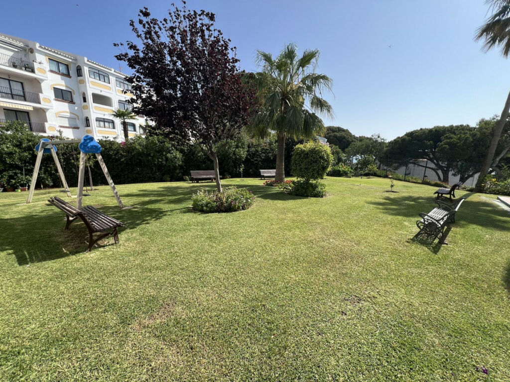Middle Floor Apartment Torrenueva Málaga - image 18