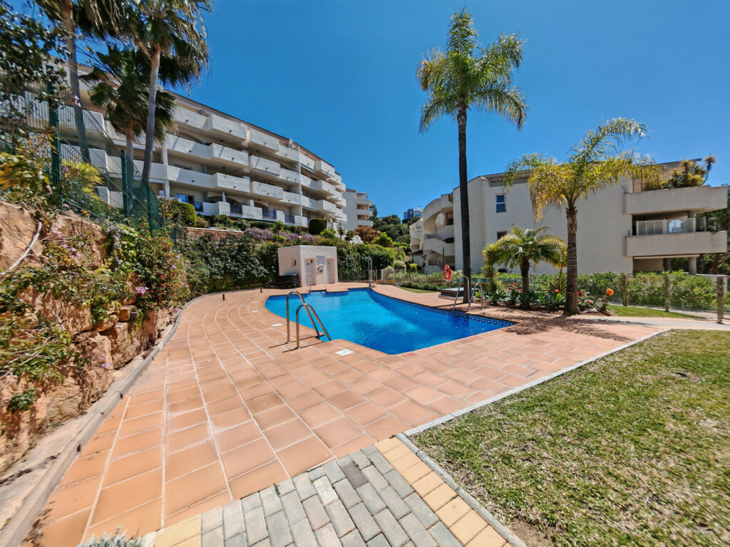 Middle Floor Apartment Elviria Málaga - image 18