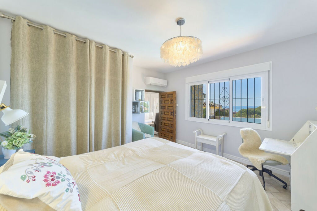 Detached Villa Fuengirola Málaga - image 18