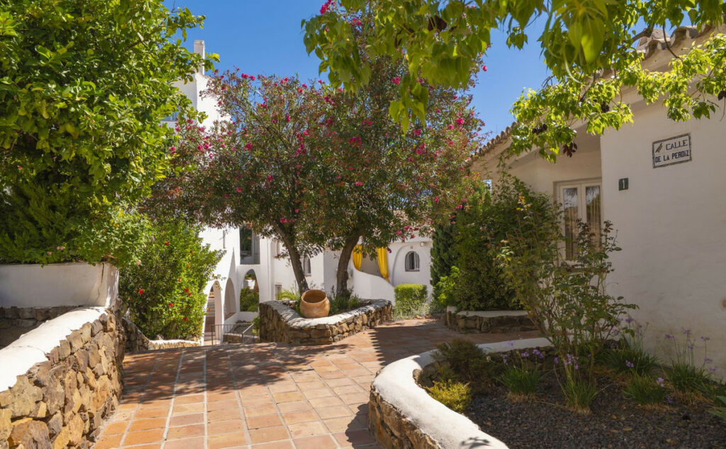 Middle Floor Apartment Altos de los Monteros Málaga - image 18