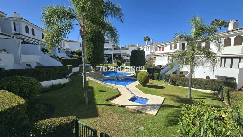 Townhouse New Golden Mile Málaga - image 18