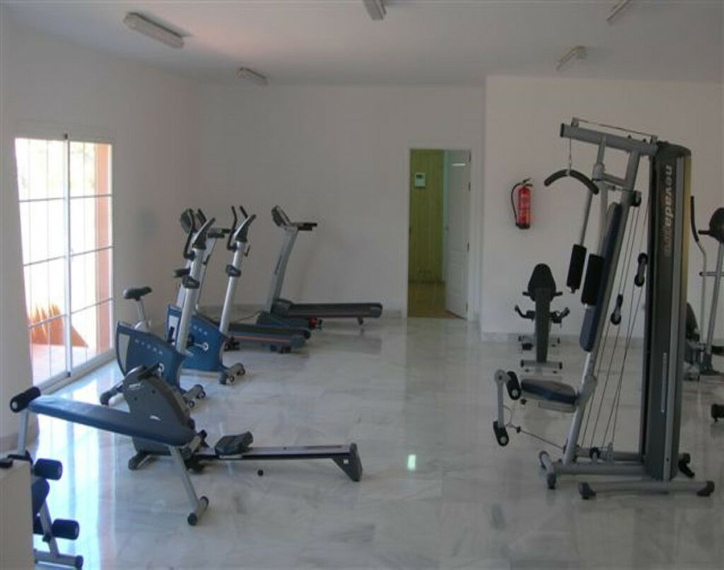 Middle Floor Apartment Hacienda del Sol Málaga - image 18