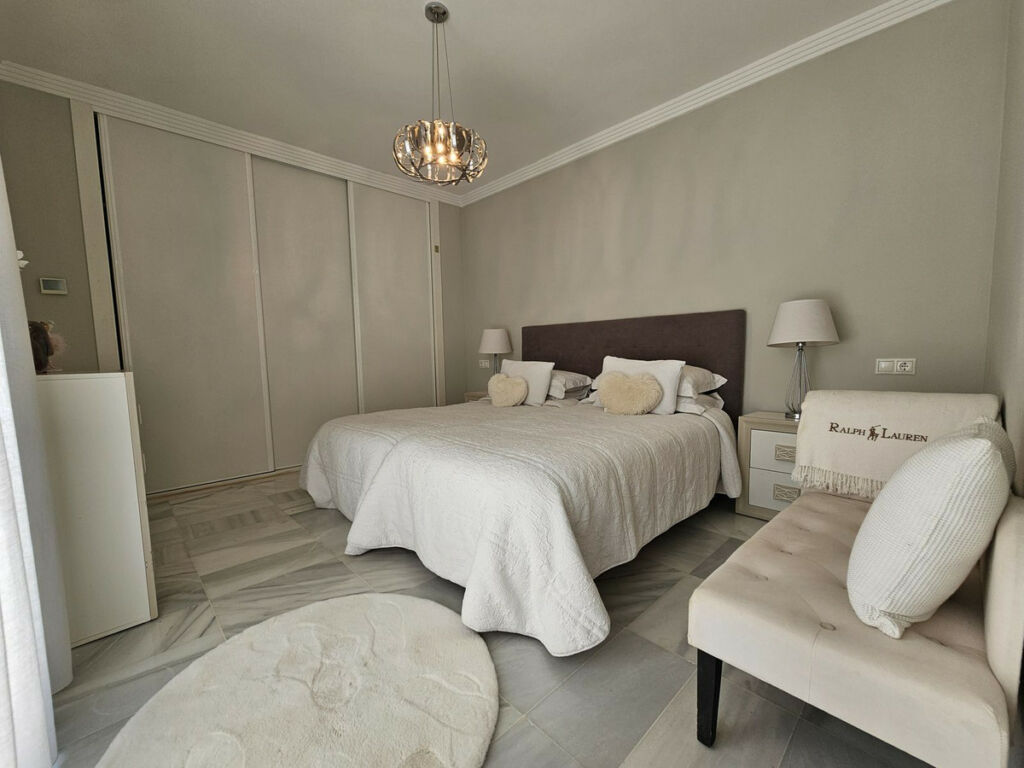 Penthouse Estepona Málaga - image 18
