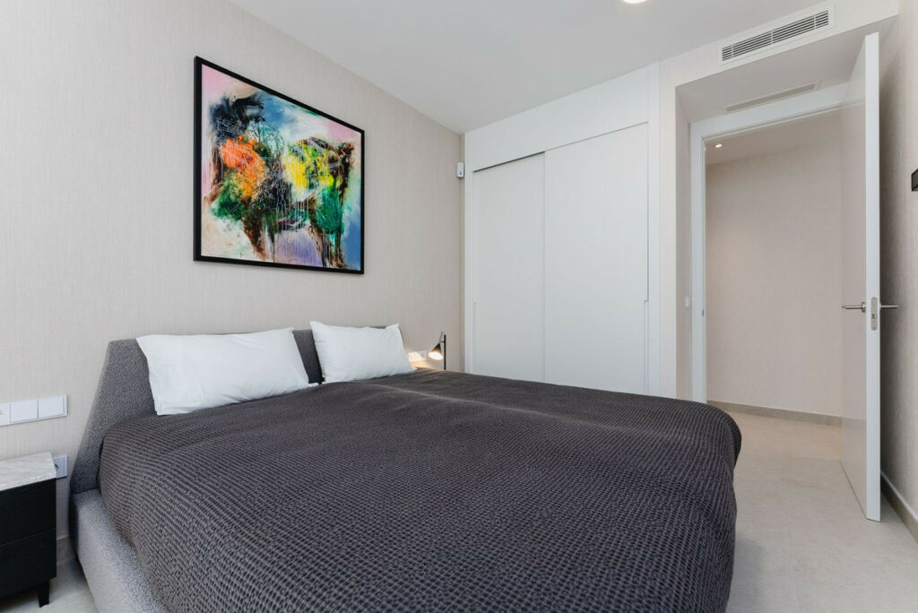 Middle Floor Apartment Cabopino Málaga - image 18