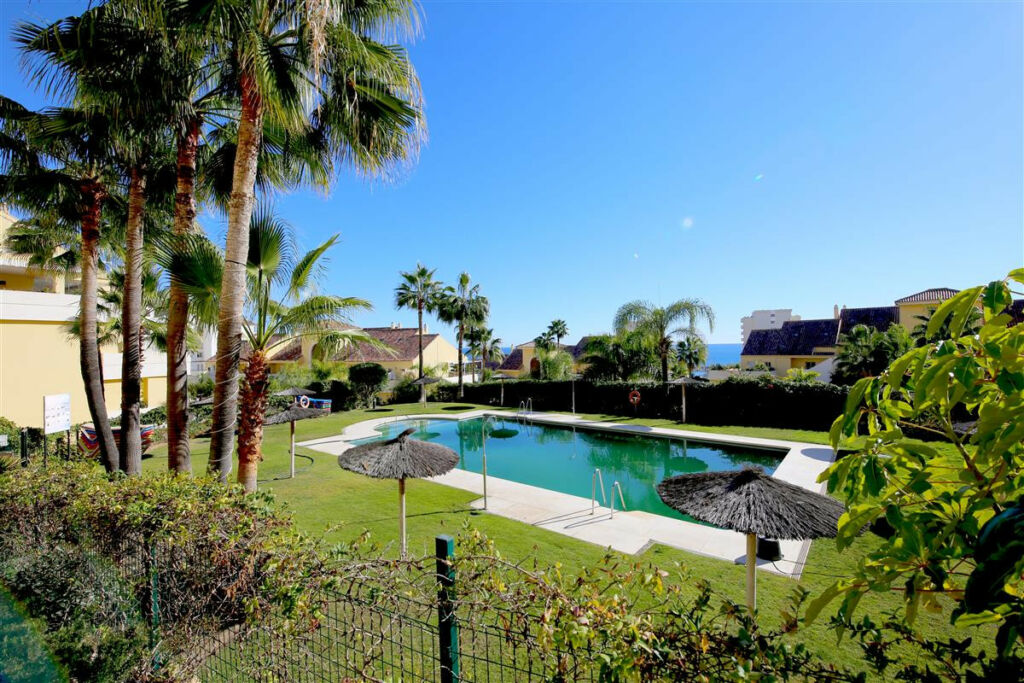 Penthouse Estepona Málaga - image 18
