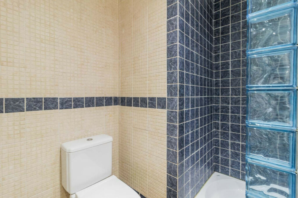Middle Floor Apartment Estepona Málaga - image 18