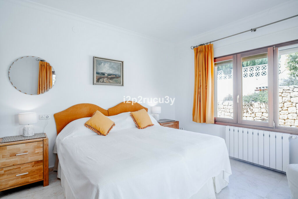 Detached Villa Moraira Alicante - image 19