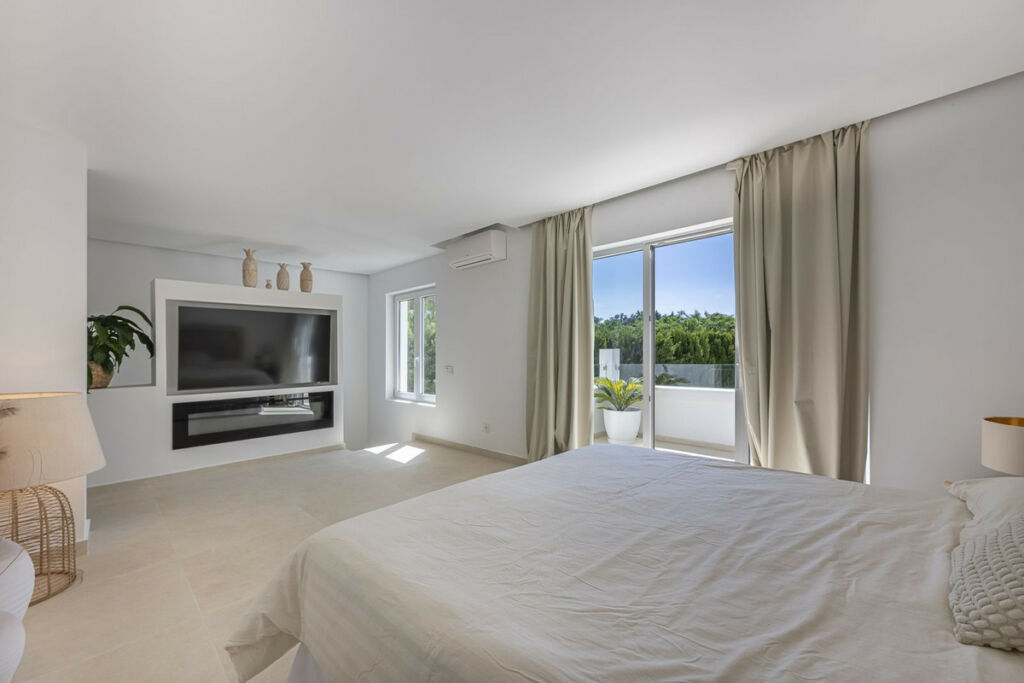 Detached Villa Sotogrande Costa Cádiz - image 18