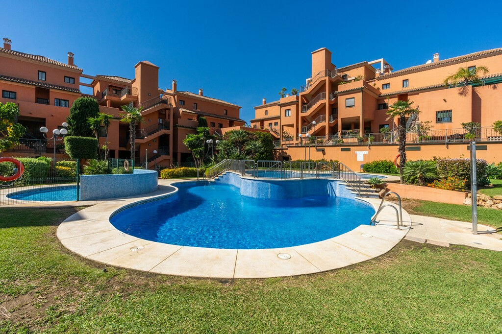 Middle Floor Apartment Elviria Málaga - image 18