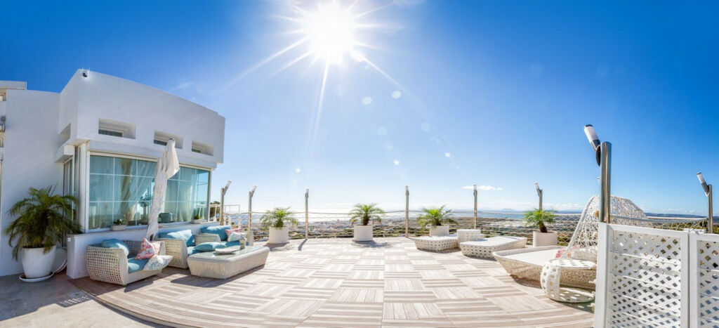 Detached Villa Estepona Málaga - image 18