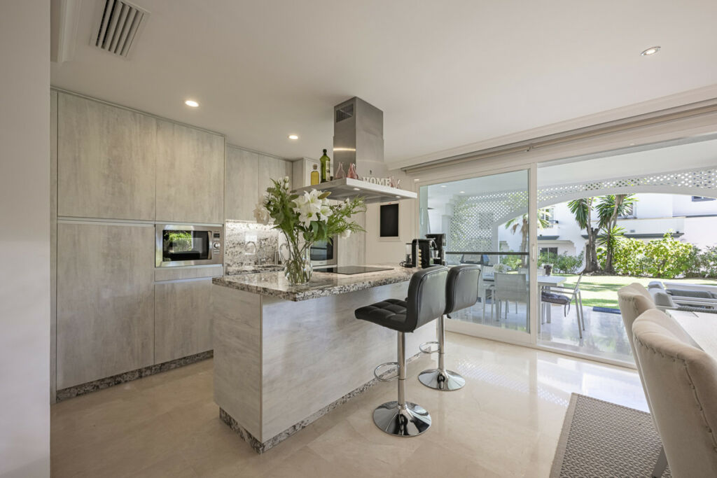 Ground Floor Apartment Estepona Málaga - image 18