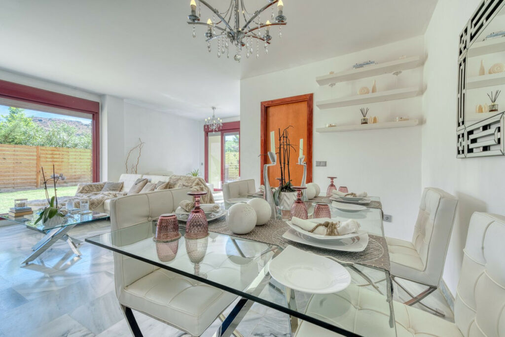 Detached Villa Benahavís Málaga - image 18